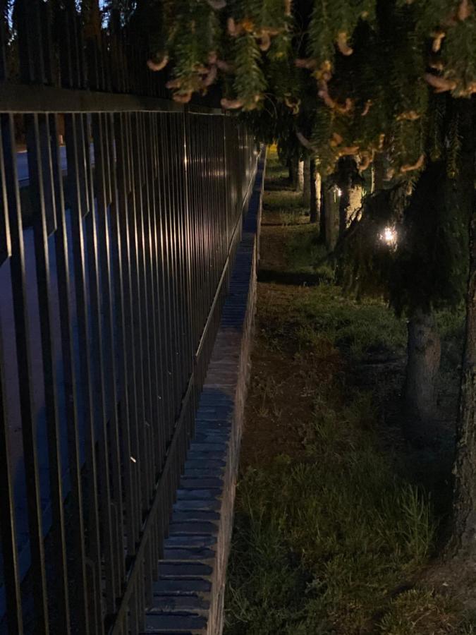 Zajazd W Bialej Гродзиськ-Великопольський Екстер'єр фото